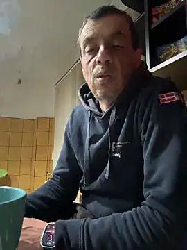 adiluci1 online show from April 11, 2:41 am