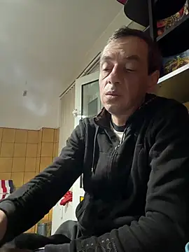 adiluci1 online show from April 13, 2:45 am