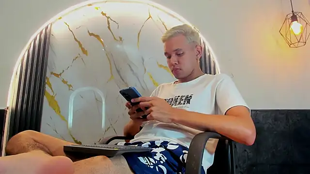 jeremytonner online show from April 29, 5:17 pm