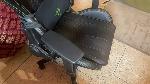 JUSTFORRICH online show from November 6, 2:36 am