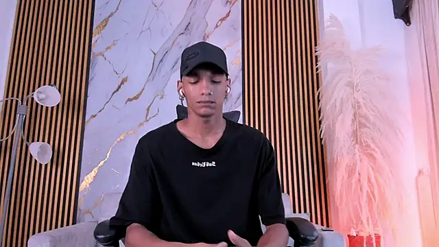 JulienSaint online show from October 9, 12:32 pm