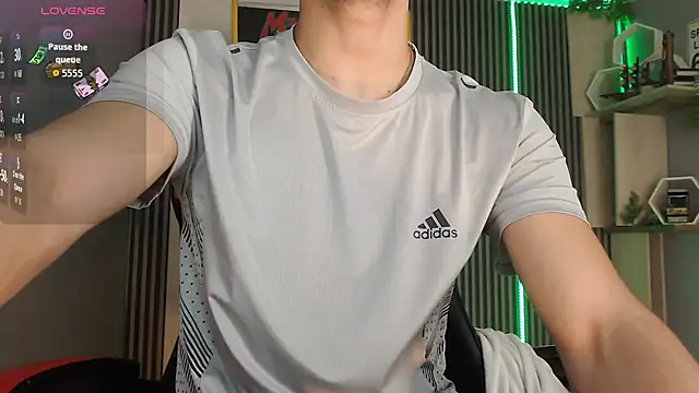 Bastian MCcormick online show from December 3, 1:39 pm