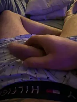 Bigtitsloveshow online show from January 18, 7:32 am