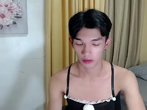 Snapshot of urasian_john18 chatting on September 23, 4:12 am urasian john18 online show from September 23, 4:12 am