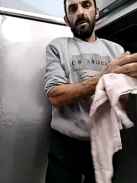 hotmen83 online show from October 31, 7:01 am