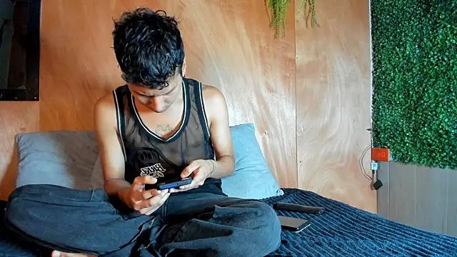 spicy adonhis online show from April 1, 2:14 pm