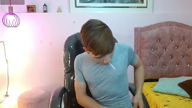 nathanclay online show from November 8, 3:32 am