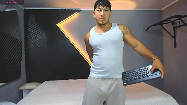 Horny nick18 online show from April 20, 1:24 pm