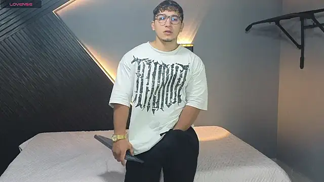 Horny nick18 online show from March 9, 1:38 pm