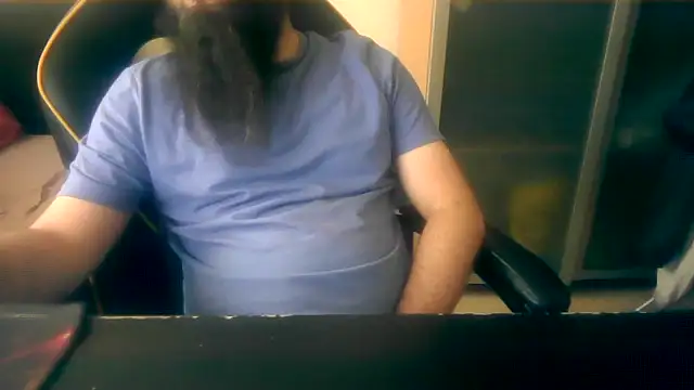 LondonMan1988 online show from April 12, 10:38 am