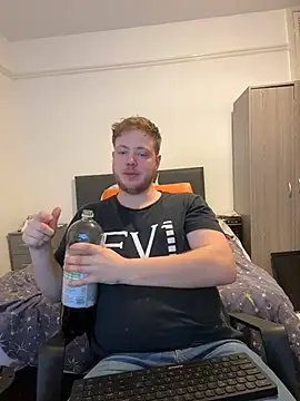 yourmaster2025 online show from February 24, 12:01 am