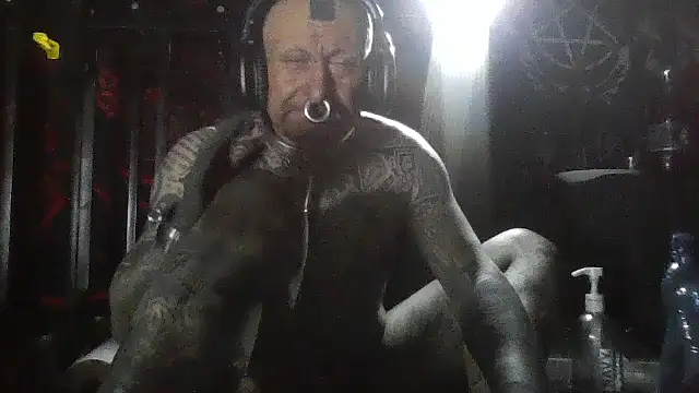 object857 online show from April 18, 11:48 pm