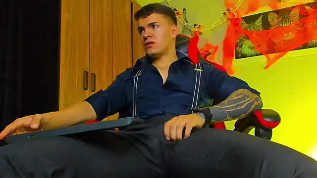 ALPHA DOMINUS  online show from October 29, 4:04 am