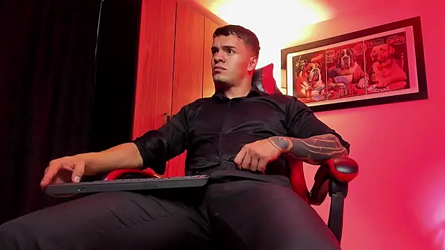 ALPHA DOMINUS  online show from December 19, 5:15 am