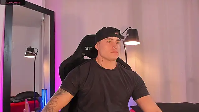connorsmiith online show from June 23, 3:15 pm