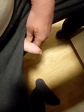 fickfreund019 online show from December 4, 5:03 am