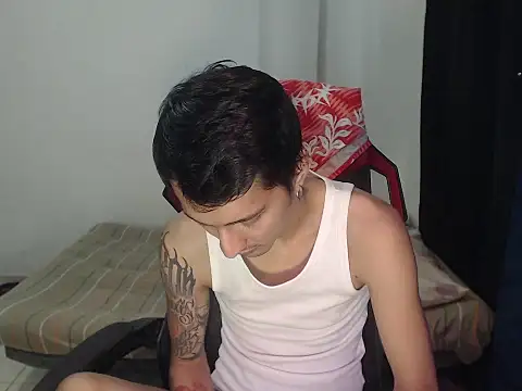 brianbigcock777 online show from April 15, 5:02 pm