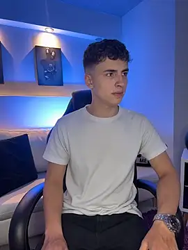 AdrianRinaldi online show from March 25, 8:24 pm