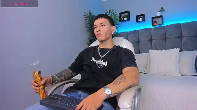 Thomas moon online show from February 12, 1:39 pm