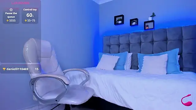 Thomas moon online show from December 5, 2:24 pm