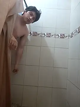 Luisgg18 online show from December 14, 5:14 am