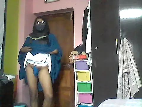Snapshot of nasrin_katoon_7 chatting on October 22, 9:35 am nasrin katoon 7 online show from October 22, 9:35 am