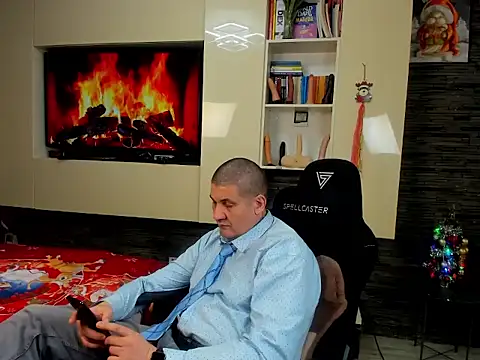 SpartacusDaddy48 online show from January 9, 6:57 pm