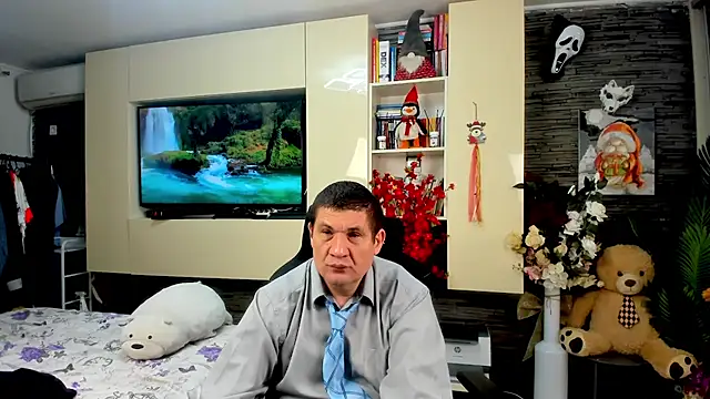 SpartacusDaddy48 online show from March 28, 3:34 pm