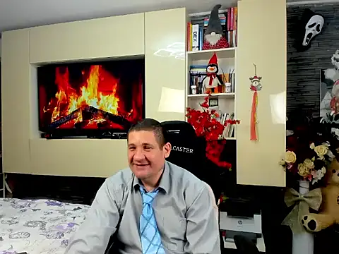 SpartacusDaddy48 online show from March 18, 1:41 am