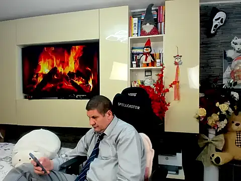 SpartacusDaddy48 online show from March 15, 1:13 am