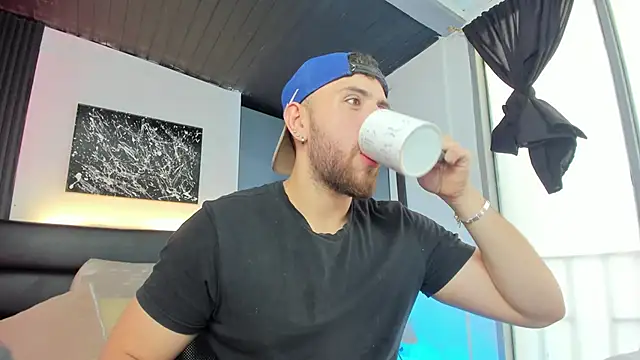 Maximo Wolff online show from September 15, 8:32 pm