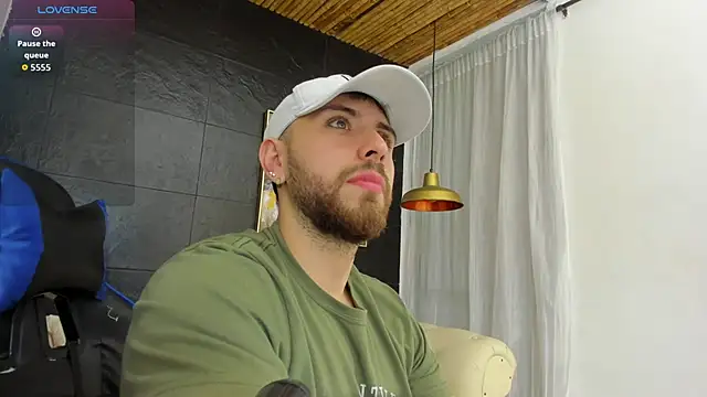 Maximo Wolff online show from October 24, 8:21 pm