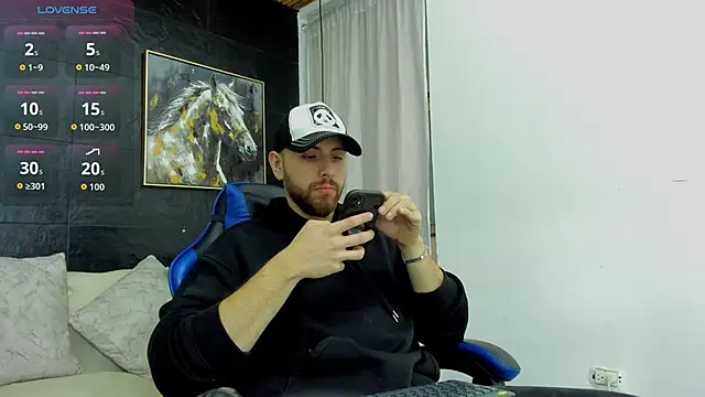 Maximo Wolff online show from November 1, 8:24 pm