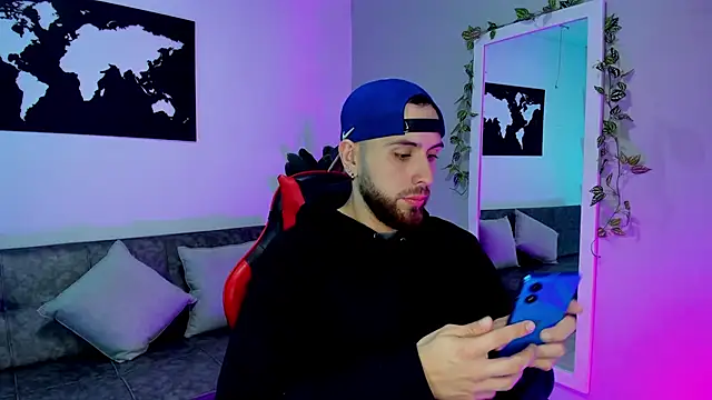 Maximo Wolff online show from November 27, 8:01 pm