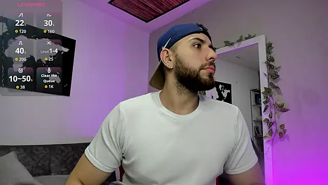 Maximo Wolff online show from December 15, 8:17 pm