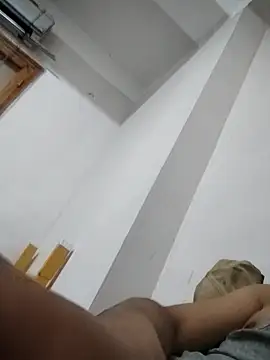 rayane7xx online show from December 5, 1:18 pm