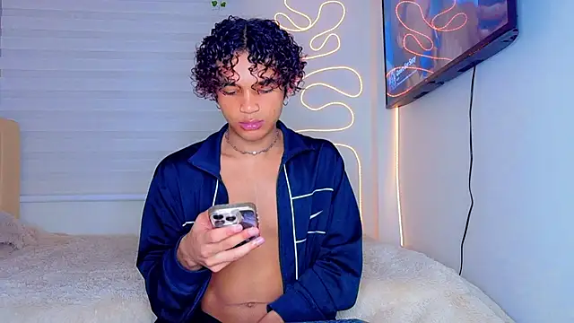 Aaron Wiinter online show from October 27, 10:45 pm