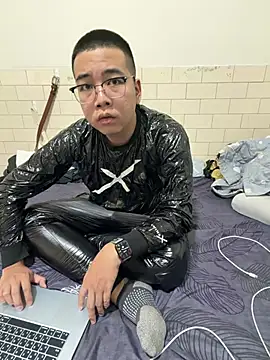 gary0213 online show from June 25, 7:46 am