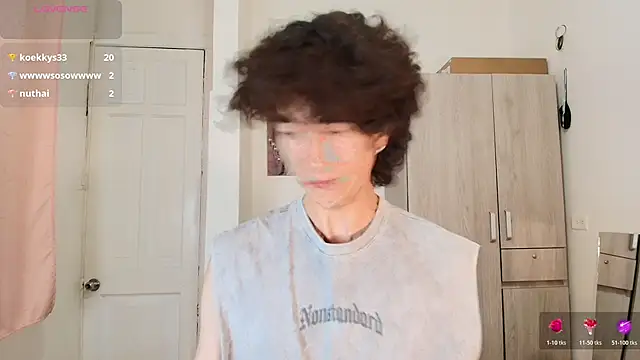 Nude Boy18 online show from November 21, 5:39 am