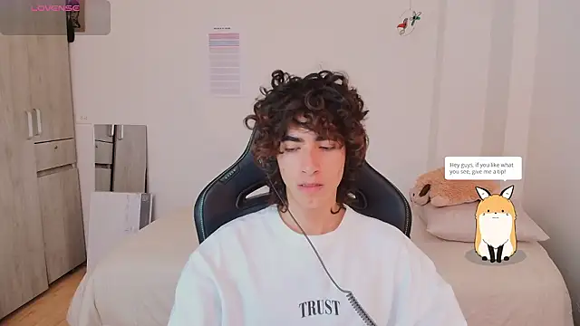 Nude Boy18 online show from February 17, 5:01 pm