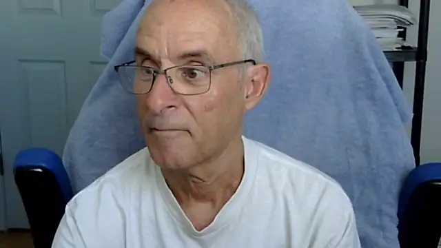 funone1999 online show from October 24, 9:16 pm