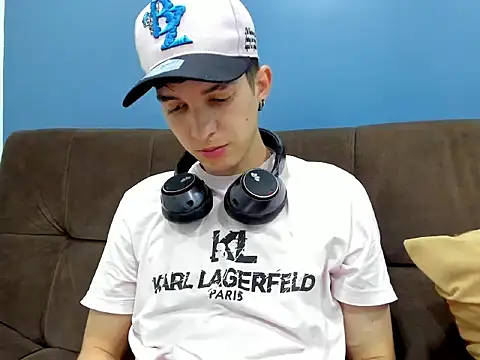 Jheampiiero online show from February 3, 9:53 pm