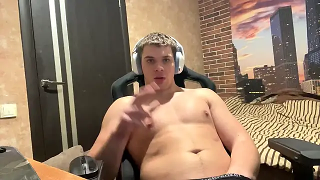 MusclePhantom online show from February 9, 9:41 pm