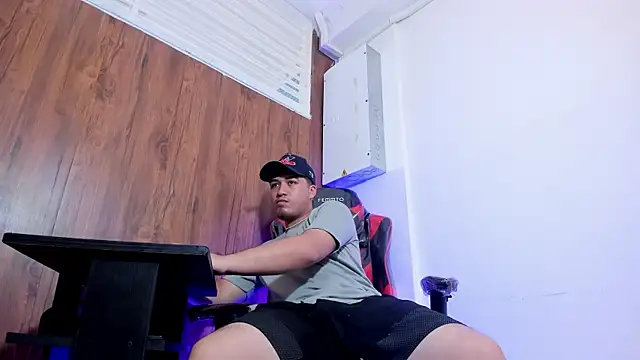 juanmechanic  online show from October 30, 1:01 pm