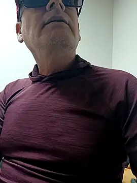 pareja-40-20 online show from March 7, 8:28 pm