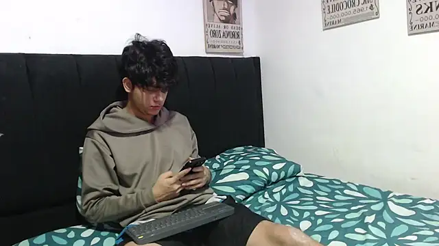 alice julls online show from March 1, 8:19 pm