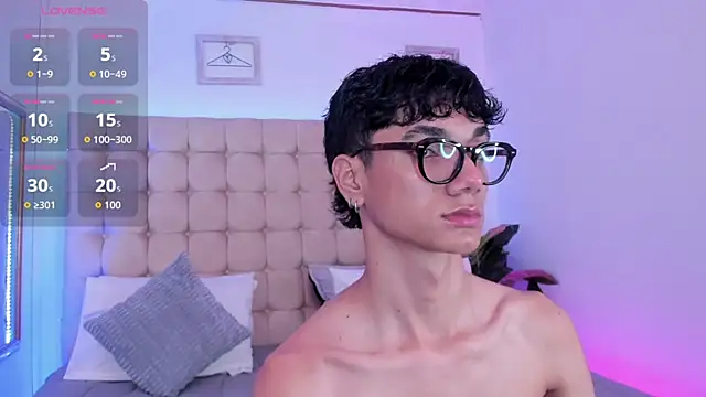 Phillicious   online show from November 5, 5:42 am