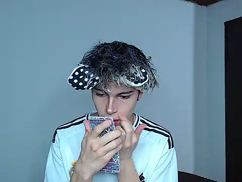 john vichenso online show from November 26, 11:19 pm