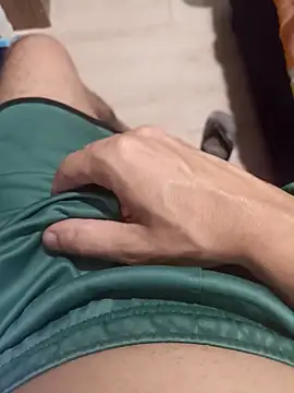 comobucetinhas online show from December 18, 7:32 pm