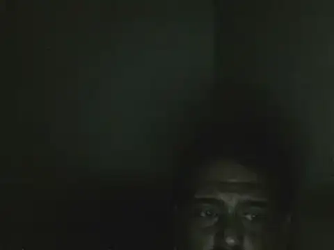 elpoop7305 online show from April 5, 12:52 am